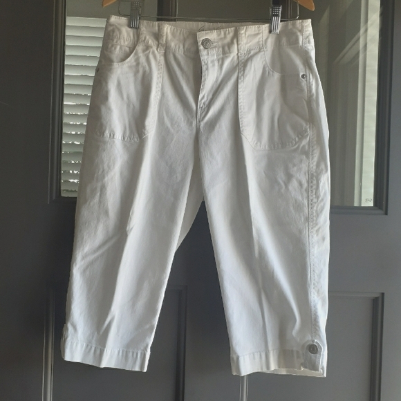 Gloria Vanderbilt All-Around Slimming Effect Skimmer White Cropped Pants - Picture 1 of 10